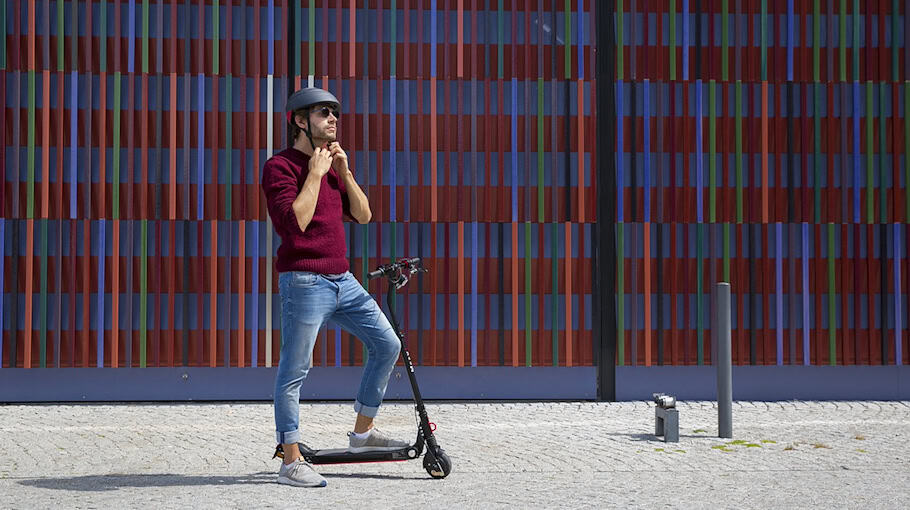 Polizei Stoppt E-Scooter-Fahrer Unter Drogen