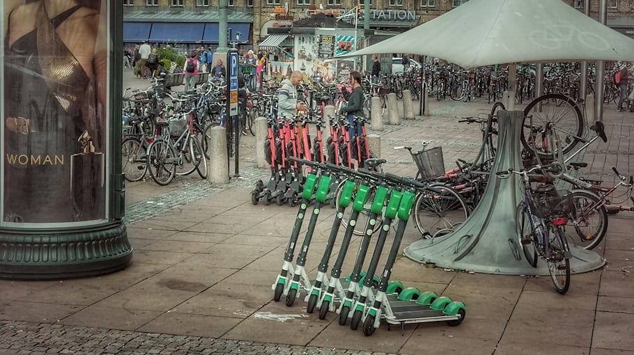 Kontrolle eines E-Scooter Fahrers in Görlitz
