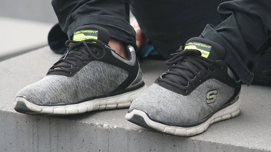 Einbruch in Chemnitzer Straße - Unbekannte stehlen Sneaker