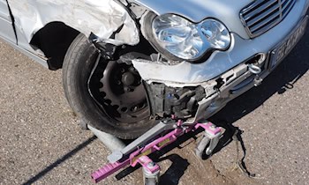 Alkoholisierter Fahrer flüchtet nach Überschlag