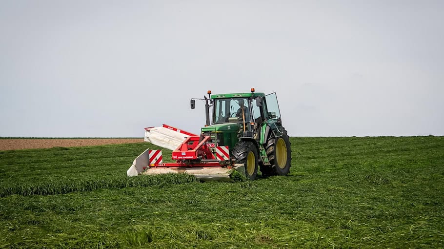 Traktor Diebstahl in Langenbernsdorf am Firmengelände