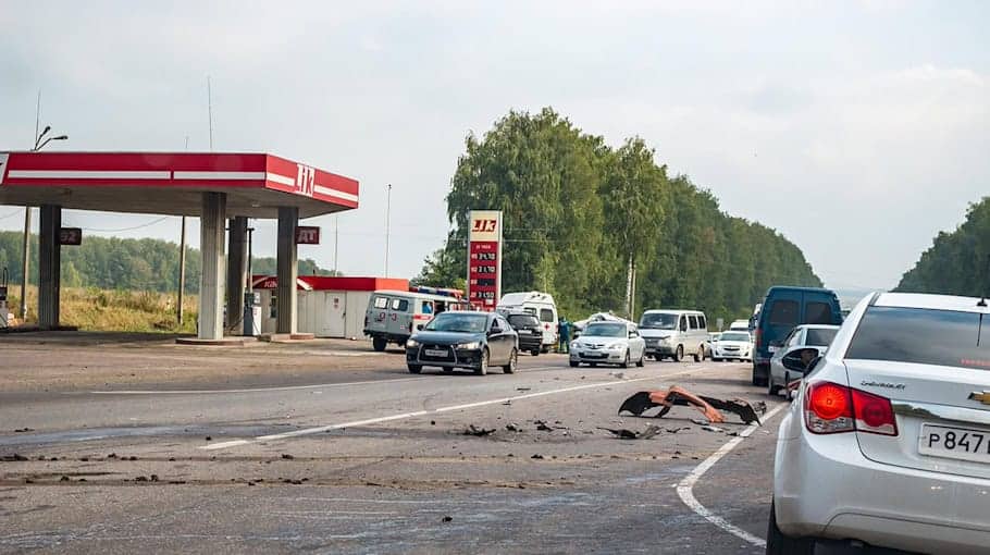 Auffahrunfall mit Verletzten auf der S274 in Zschorlau