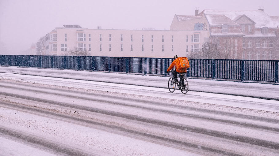 Fahrradfahrer unter Alkoholeinfluss verletzt sich bei Unfall