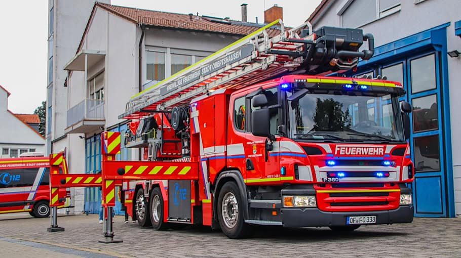 Feuerwehreinsatz nach Brand einer Ballenpresse in Leutersdorf