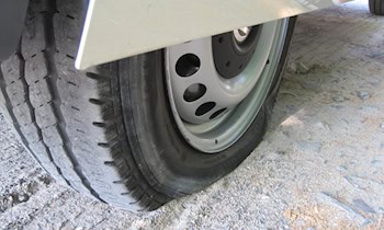 Mehrere Reifen in Hoyerswerda zerstochen