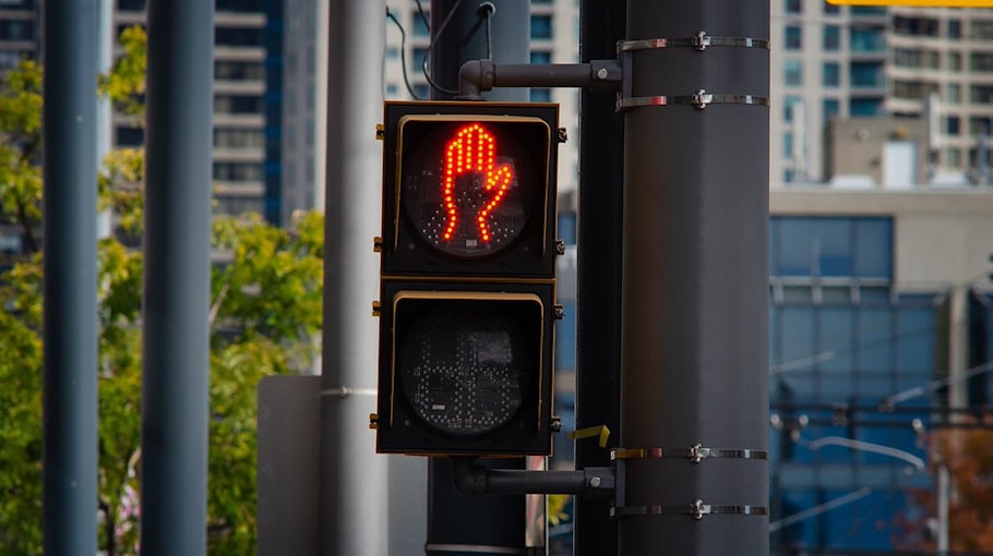 Jugendlicher unter Alkoholeinfluss bei Verkehrskontrolle gestoppt