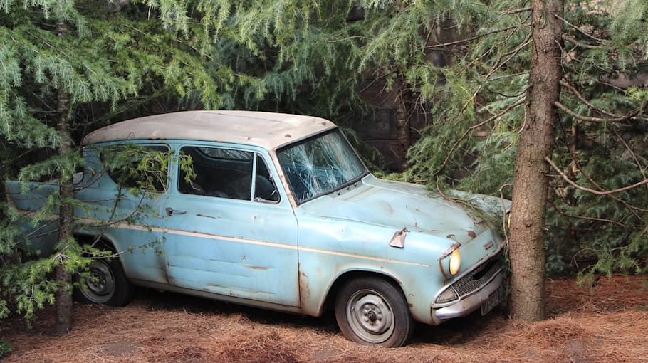 Schwerer Verkehrsunfall mit Oldtimer in Dresden