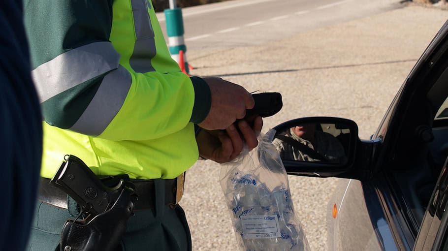 Polizei stoppt alkoholisierten Autofahrer auf der B96 bei Hoyerswerda