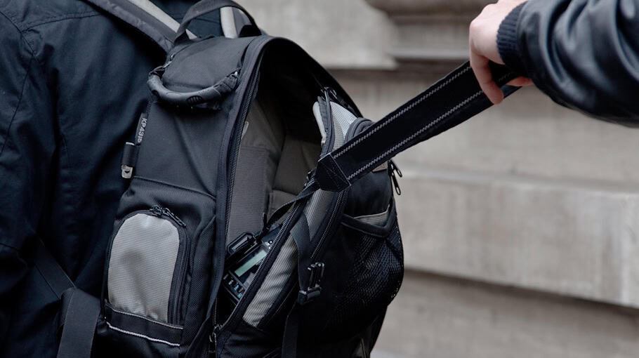Autodiebstahl: Tasche aus Renault Laguna gestohlen