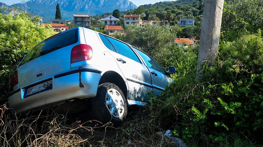 Fahrerflucht nach Unfall am Ostring 7