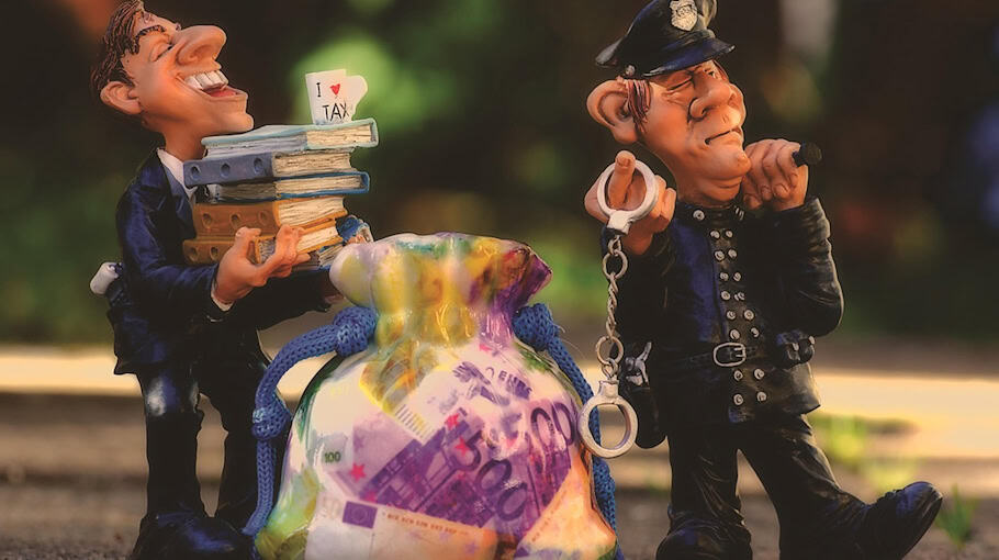 Seniorin wird Opfer von Love Scamming Betrug