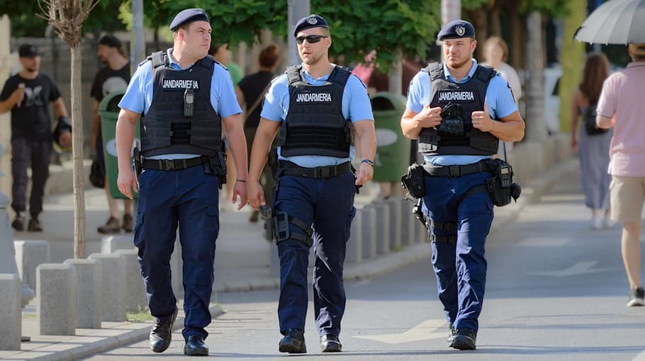 Polizisten bringen orientierungslose Seniorin zurück ins Heim
