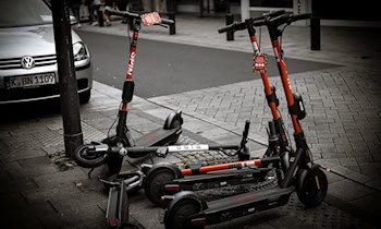 Betrunkener E-Roller-Fahrer stürzt in Freital