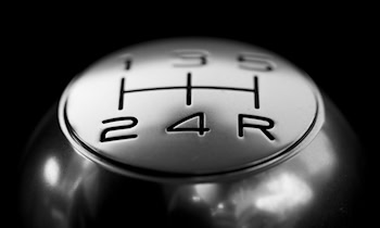 Fahrzeugteil verursacht Schäden an drei Pkw auf BAB 4 bei Ohorn