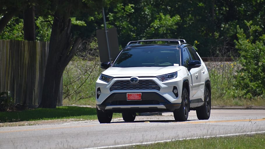 Weißer Toyota RAV4 in Riesa gestohlen