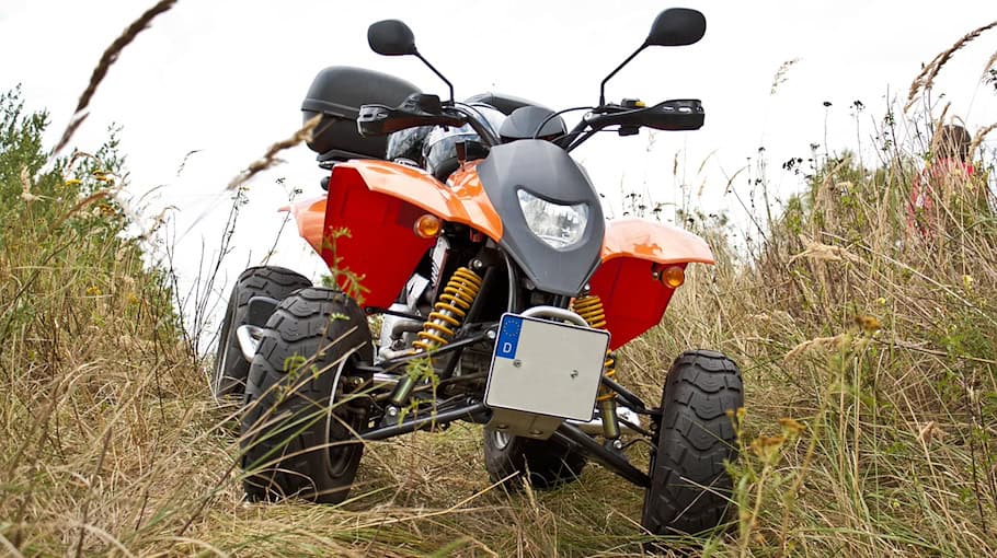 Motocross-Fahrer bei Kontrolle ohne Führerschein und Versicherung gestoppt