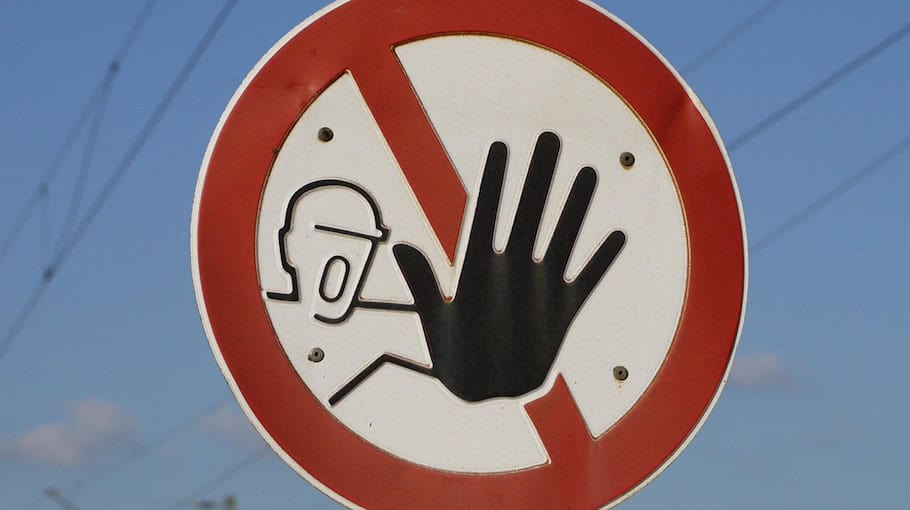 Unbekannte spannen Draht und gefährden Verkehrsteilnehmer