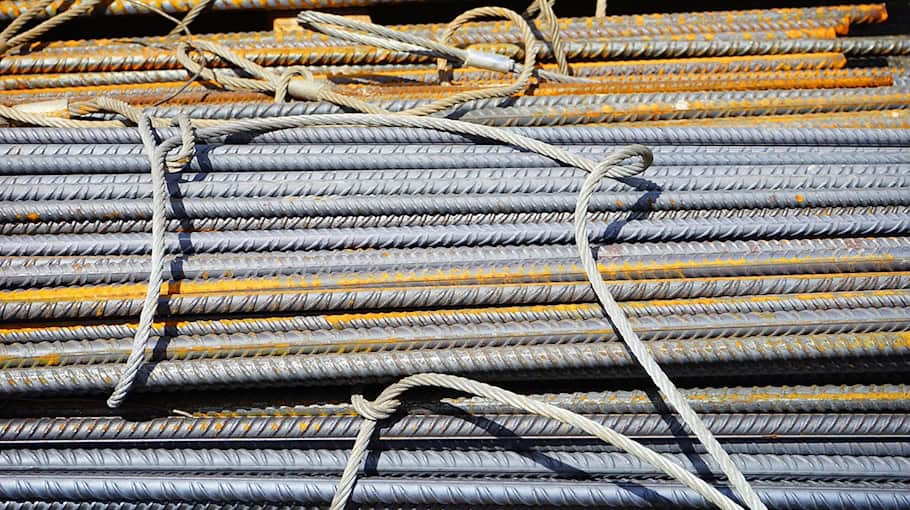 Werkzeuge und Diesel von Baustelle gestohlen