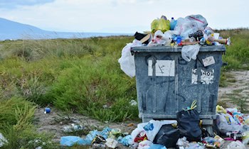 Vier Mülltonnen in Döbeln angezündet – Sachschaden 500 Euro