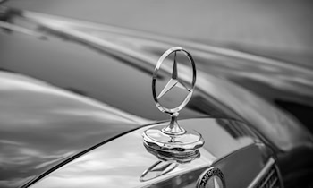 Mercedes-Stern in Freital gestohlen