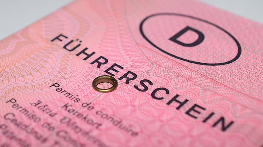 Fahrschüler unter Cannabiseinfluss bei Kontrolle auf Maximillianallee