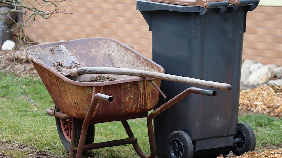 Mülltonnenbrand in Neuplanitz am Ludwig-Krebs-Weg