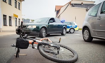 Fahrradfahrer bei Unfall in Coswig leicht verletzt