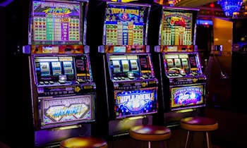 Geld aus Spielautomat gestohlen in Dresden-Striesen