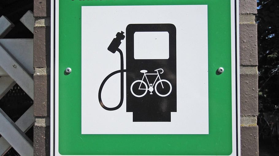 Schwarzes Cube E-Bike aus Keller in Annaberg-Buchholz gestohlen