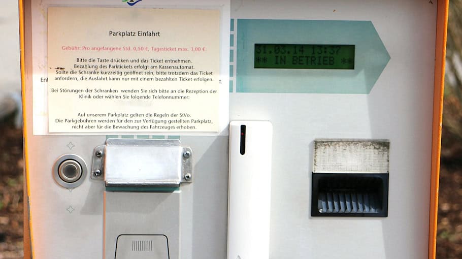 Aufbruchsversuch am Parkscheinautomaten in Plauen