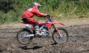 Motorradfahrer nach Unfall und Flucht gestellt