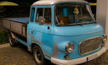 Kleintransporter touchiert BMW auf A4 bei Chemnitz