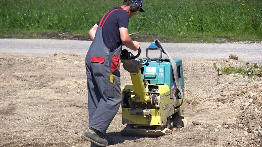 Rüttelplatte von Baustelle gestohlen in Dresden-Laubegast
