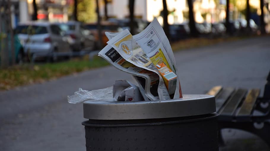 Brand mehrerer Mülltonnen in Meerane