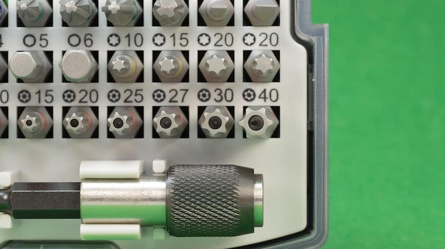 Werkzeug aus Transporter gestohlen in Dresden-Mickten