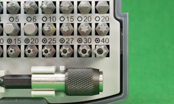 Werkzeug aus Transporter gestohlen in Dresden-Mickten