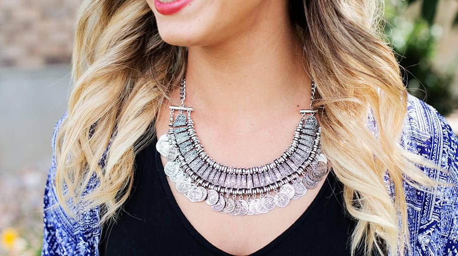 Senior meldet Diebstahl von Uhren und Schmuck