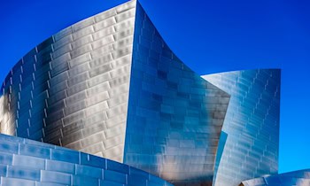 Haus in Werdau mit Farbe beschmiert