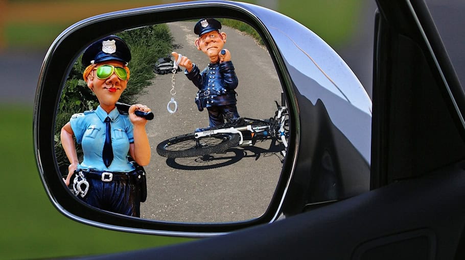 Unfall mit Fahrerflucht auf Dresdner Straße in Radeberg