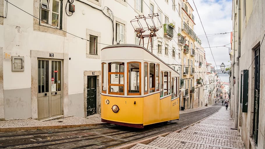 Kind von Straßenbahn erfasst in Chemnitz