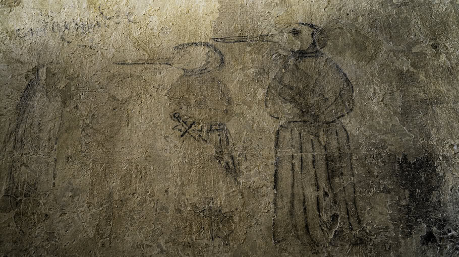 Bronzeplastik 'Der Pestdoktor' in Frankenberg gestohlen