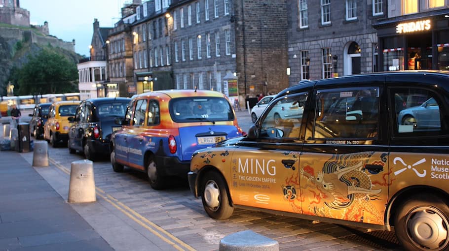 Beim Einparken touchiert: Passant in Bad Muskau verletzt