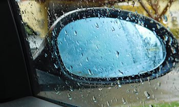 Autoscheibe eingeschlagen in Dresden-Seidnitz