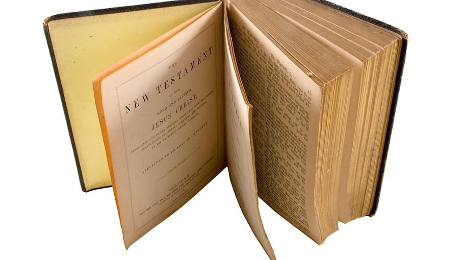 Pyrotechnik beschädigt Büchertausch-Häuschen in Gröditz