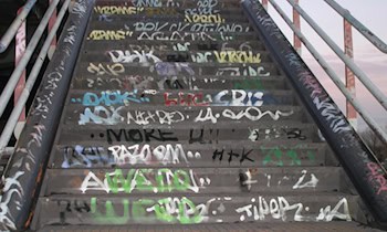 Hakenkreuz am Elberadweg beschmiert