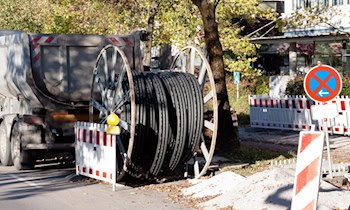 Krimineller Scherz mit Warnbaken an der Brücke in Bautzen