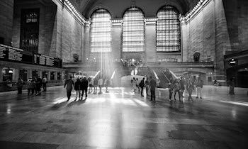 Böllerangriff am Bahnhof Hainichen: Mann verletzt