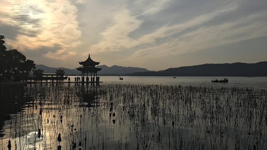 Pavillonbrand in Stollberg durch unbeaufsichtigtes Grillfeuer