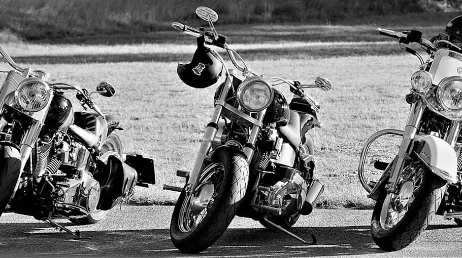 Diebstahl von Außenspiegeln an Audi A5 in Dresden-Seevorstadt