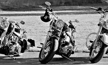 Diebstahl von Außenspiegeln an Audi A5 in Dresden-Seevorstadt